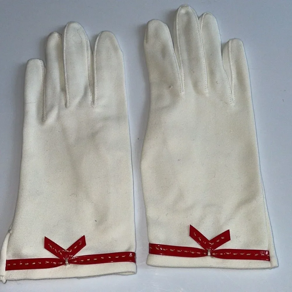 Vtg new in packaging Miss‎ Aris white nylon gloves with red plastic ribbon & bow